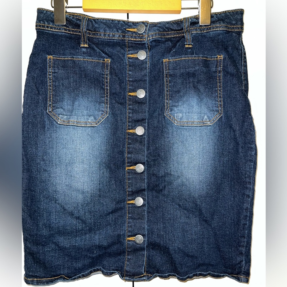 Kenneth Cole Reaction Button Front Jean Pencil Skirt
